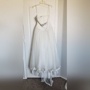 Majestic White Strapless Wedding Dress